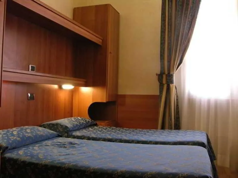 **  Mari Hotel Rome Italy
