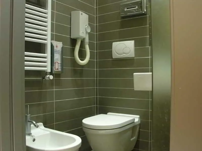 **  Mari Hotel Rome Italy