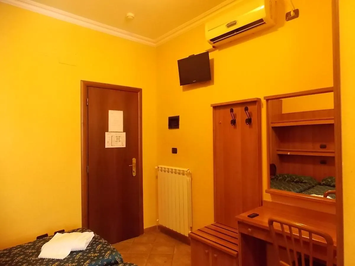 Mari Hotel Rome Italy
